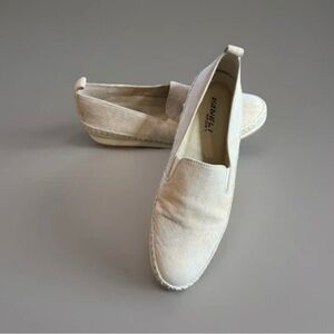 Vaneli Sport Cream Slip-On Loafers Size 9